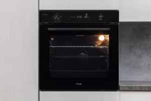Vestavná trouba Kluge KTE1031B