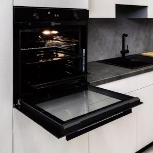 Vestavná trouba Kluge KTE1031B