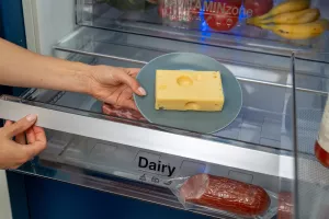 Vestavná kombinovaná chladnička Grundig GKNI56930FN