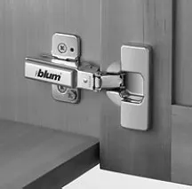 BLUM 71T9650 závěs, polonaložený, silné dveře, vrut, 95°